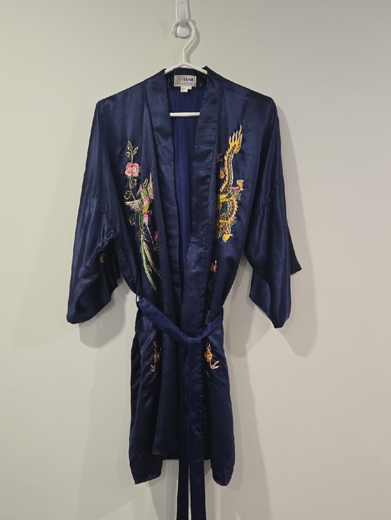 Other - Vintage 80's Chinese Silk Embrodiered Robe